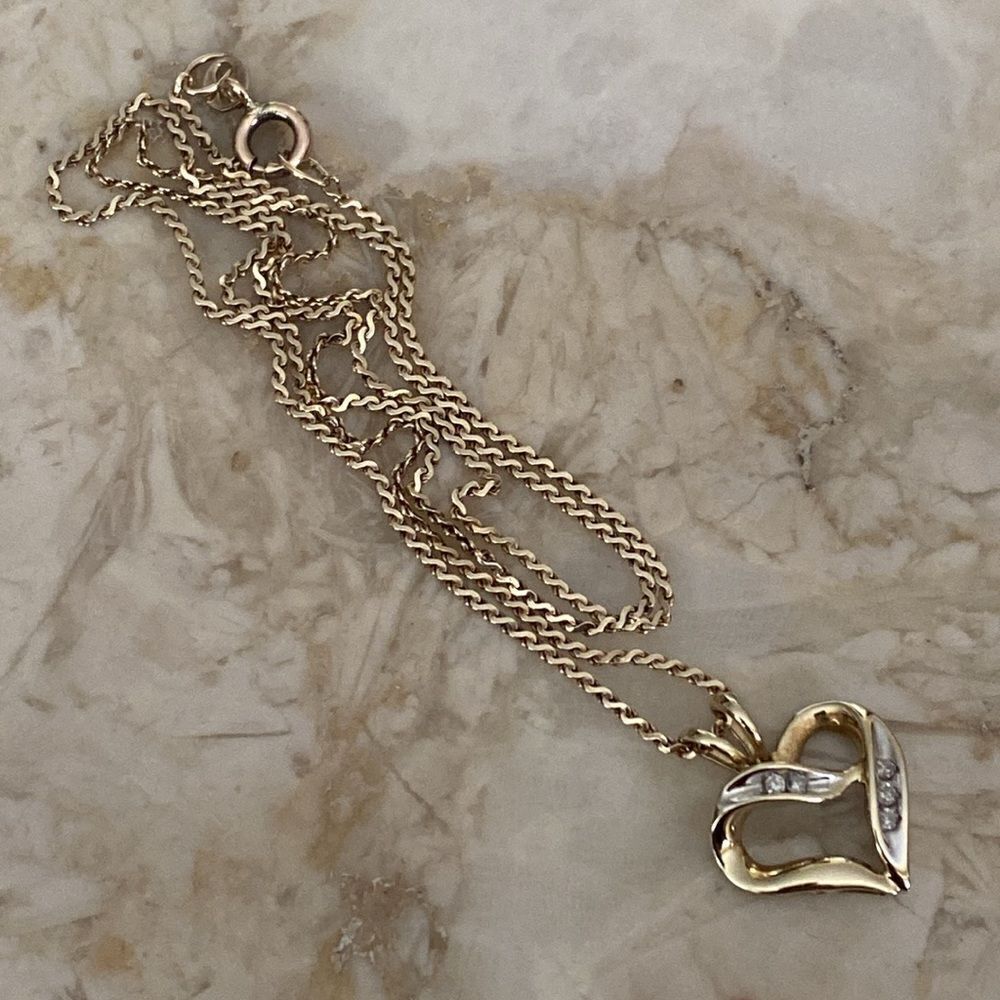10K Yellow Gold & Diamonds Heart Pendant & 18” 10K Yellow Gold Fancy Cut Chain